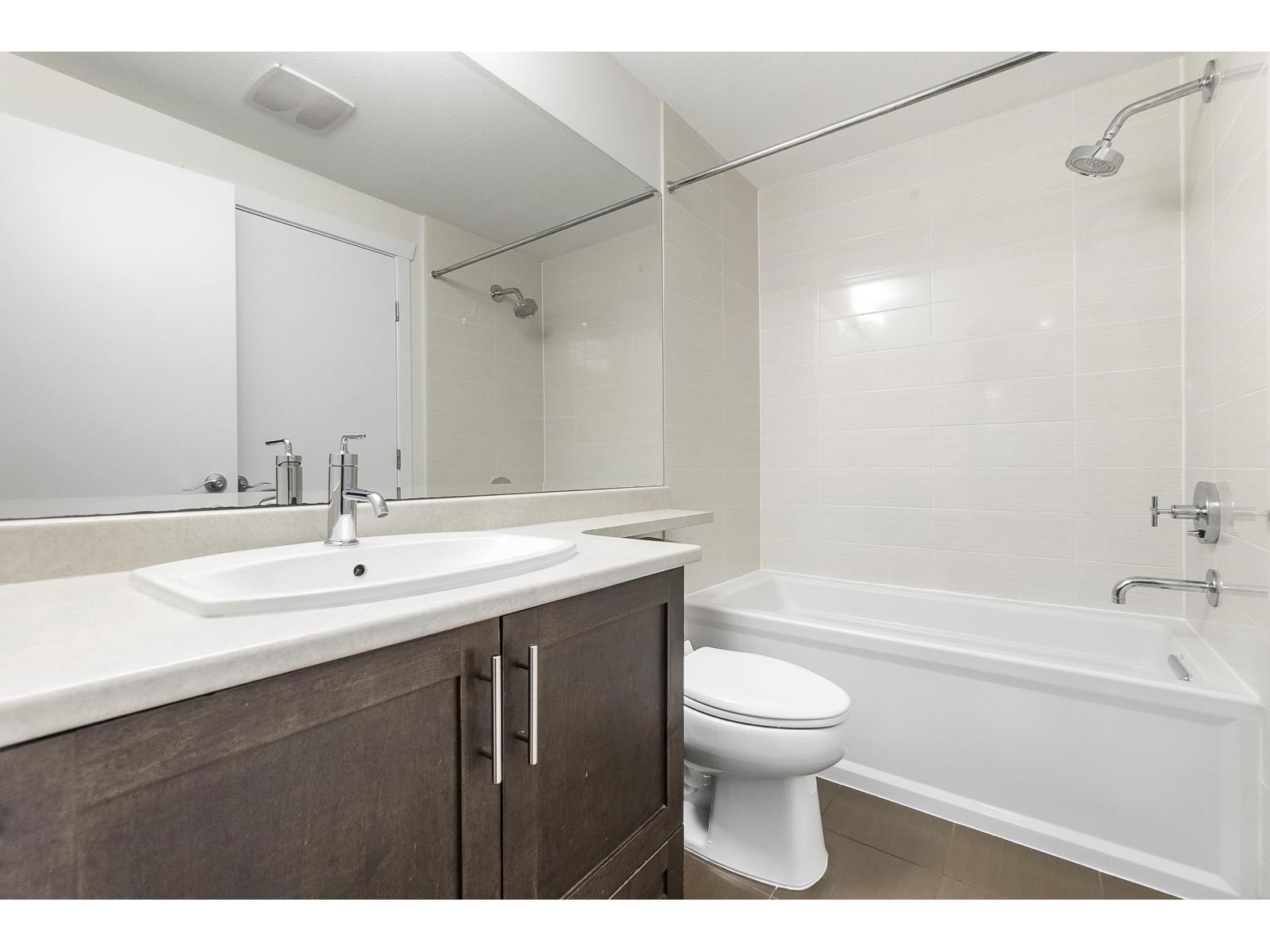 L115 13468 King George Boulevard, Surrey, British Columbia  V3T 0H5 - Photo 17 - R3114095