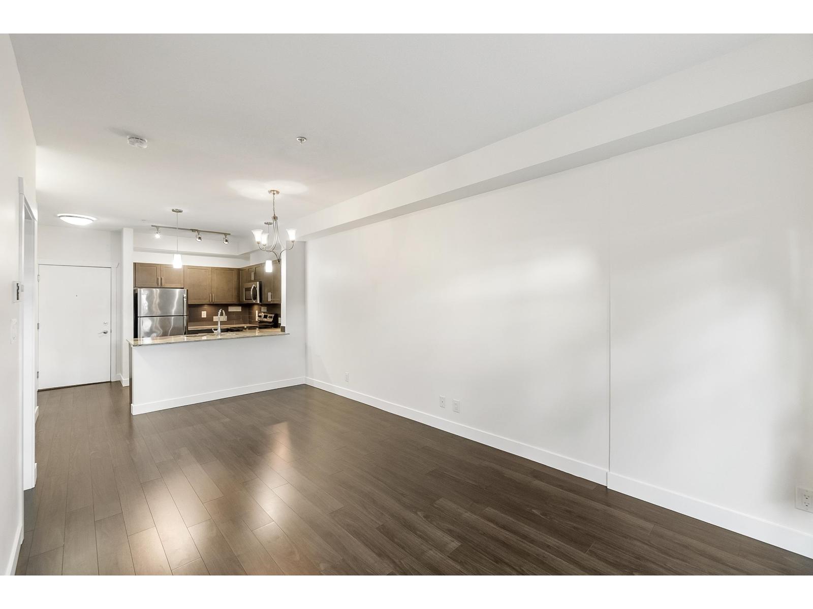 L115 13468 King George Boulevard, Surrey, British Columbia  V3T 0H5 - Photo 11 - R3114095