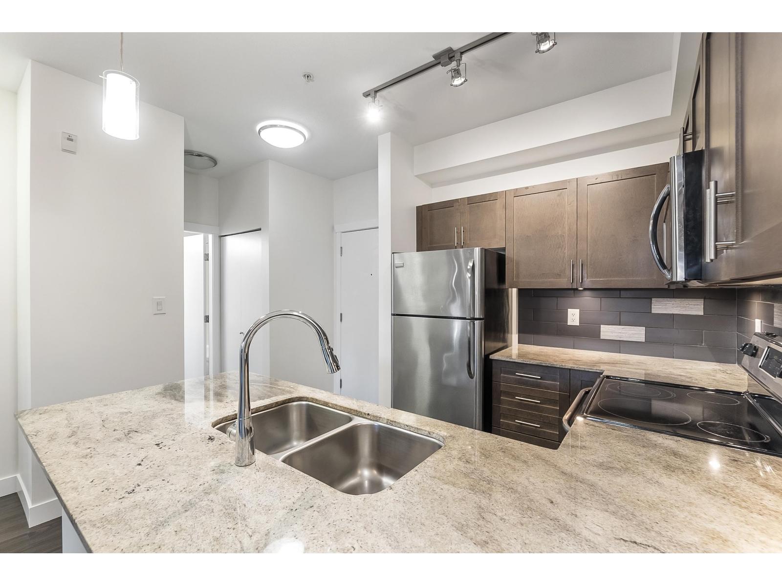 L115 13468 King George Boulevard, Surrey, British Columbia  V3T 0H5 - Photo 13 - R3114095