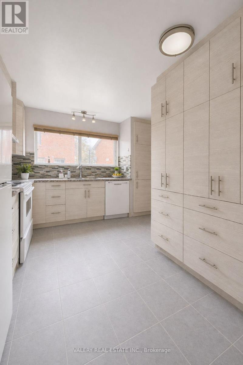 4 - 25 Romfield Circuit, Markham, Ontario  L3T 3H4 - Photo 3 - N13019994