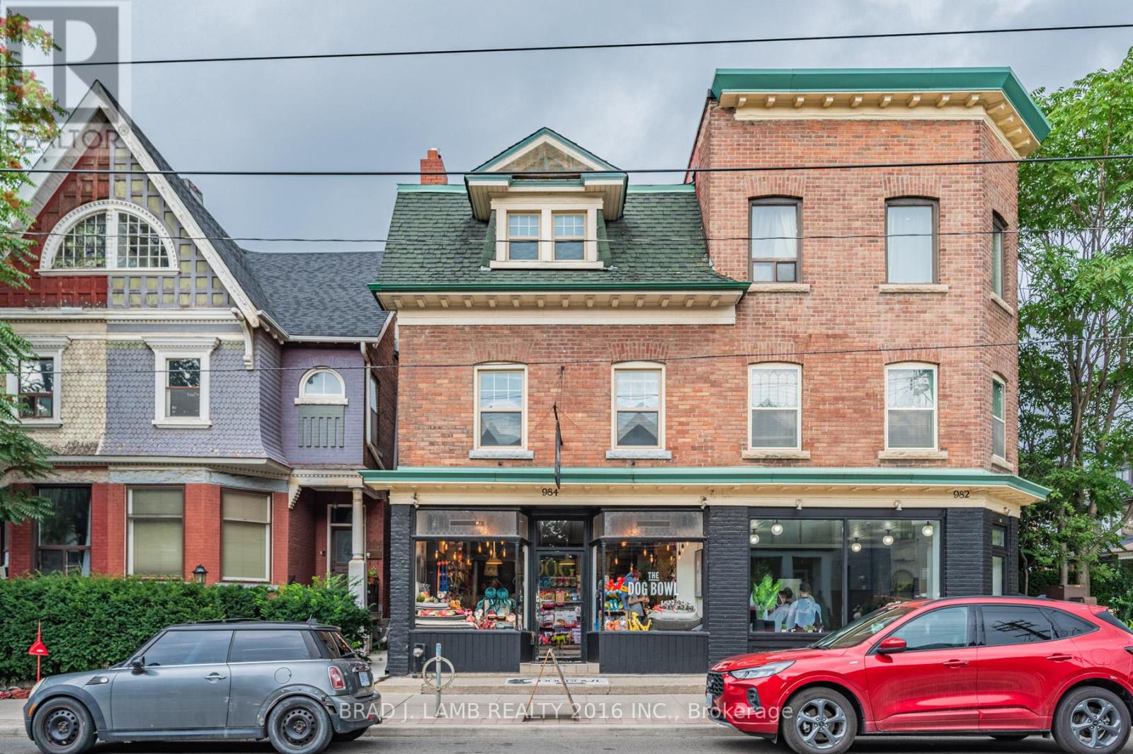 1 - 984 DUNDAS STREET W, Toronto, Ontario