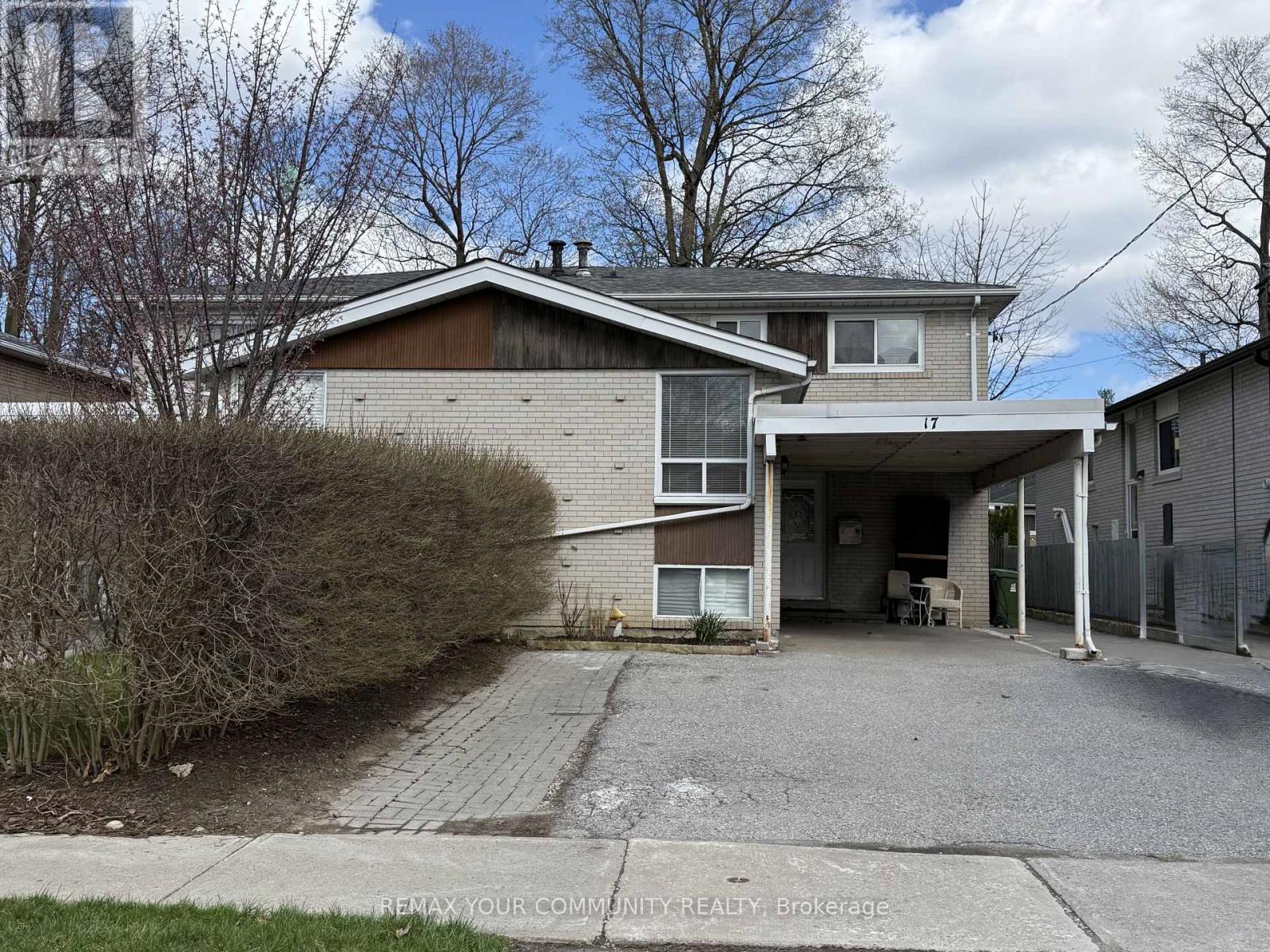 UPPER - 17 REGATTA CRESCENT, Toronto, Ontario