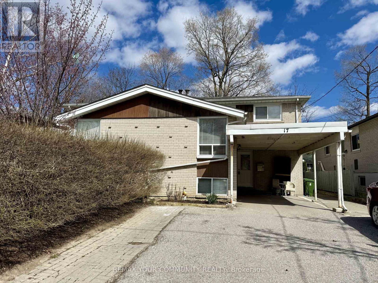 BACK UNIT - 17 REGATTA CRESCENT, Toronto, Ontario