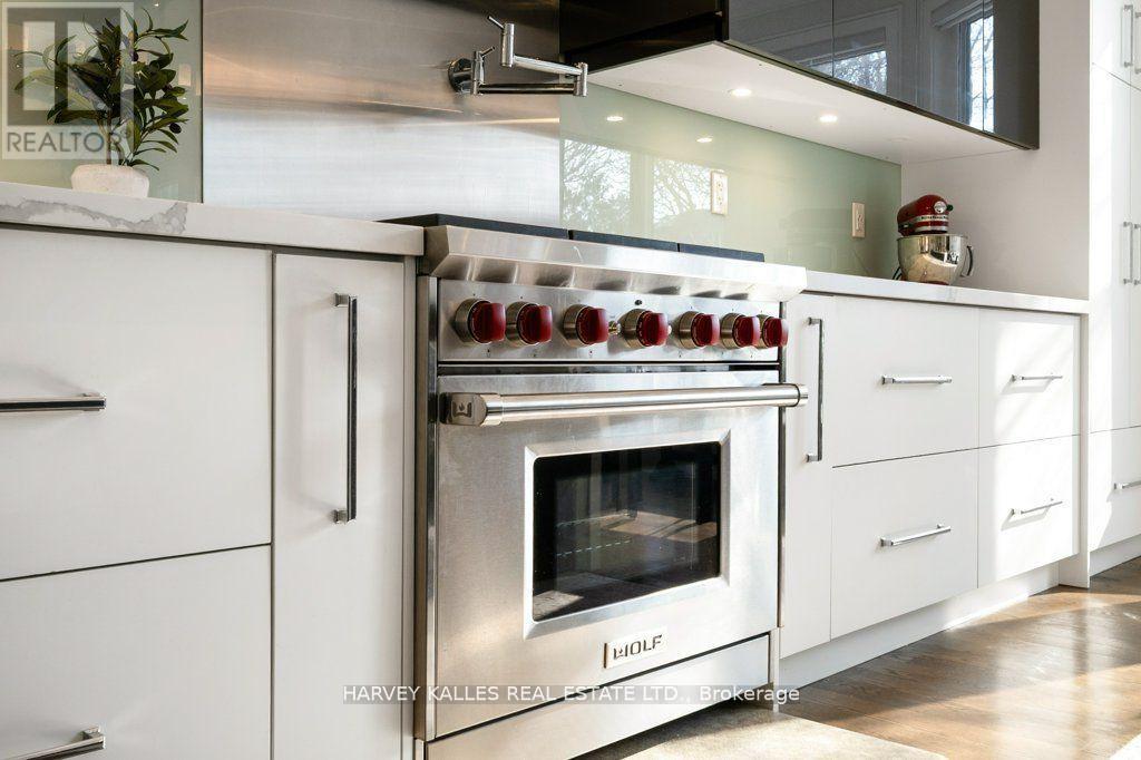 20 Walker Road, Toronto, Ontario  M2N 2K3 - Photo 17 - C13026912