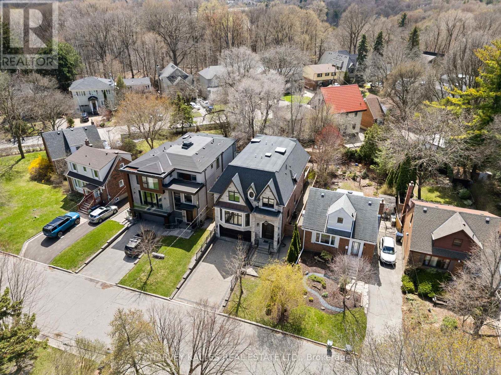 20 Walker Road, Toronto, Ontario  M2N 2K3 - Photo 3 - C13026912