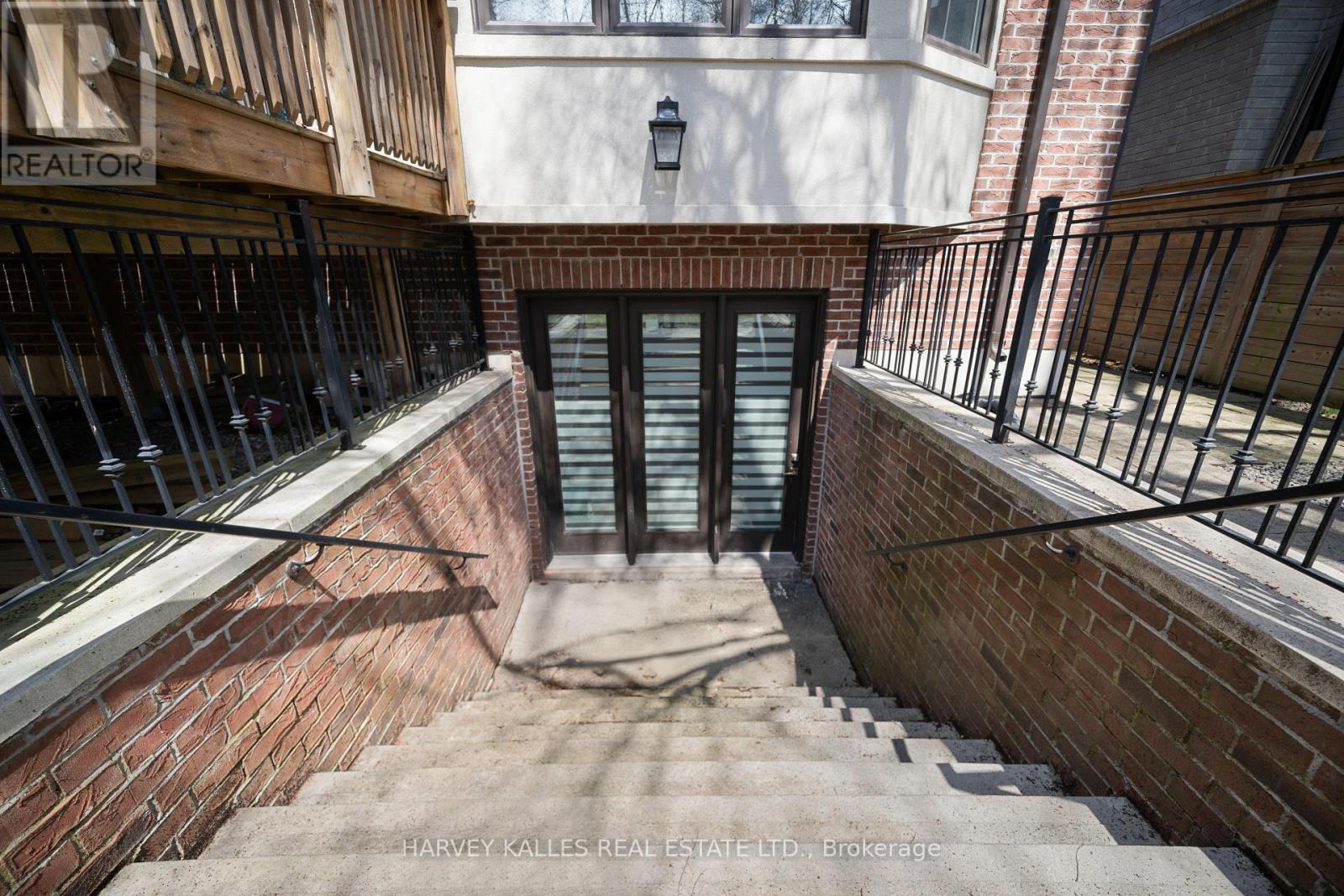 20 Walker Road, Toronto, Ontario  M2N 2K3 - Photo 45 - C13026912