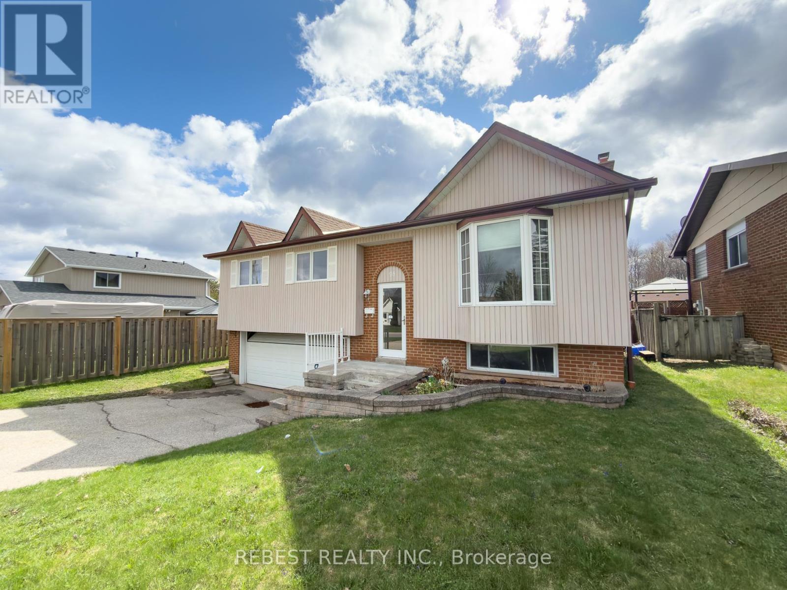 98 Cobblehill Road, Halton Hills, Ontario  L7J 1P3 - Photo 3 - W13003330