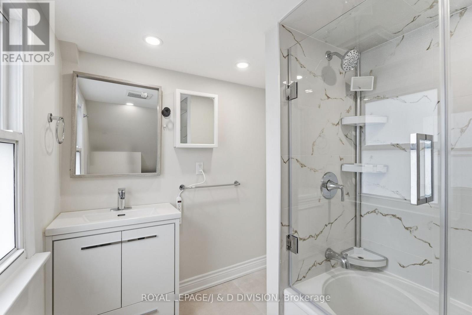 Upper - 118 Bogert Avenue, Toronto, Ontario  M2N 1K8 - Photo 15 - C13027040