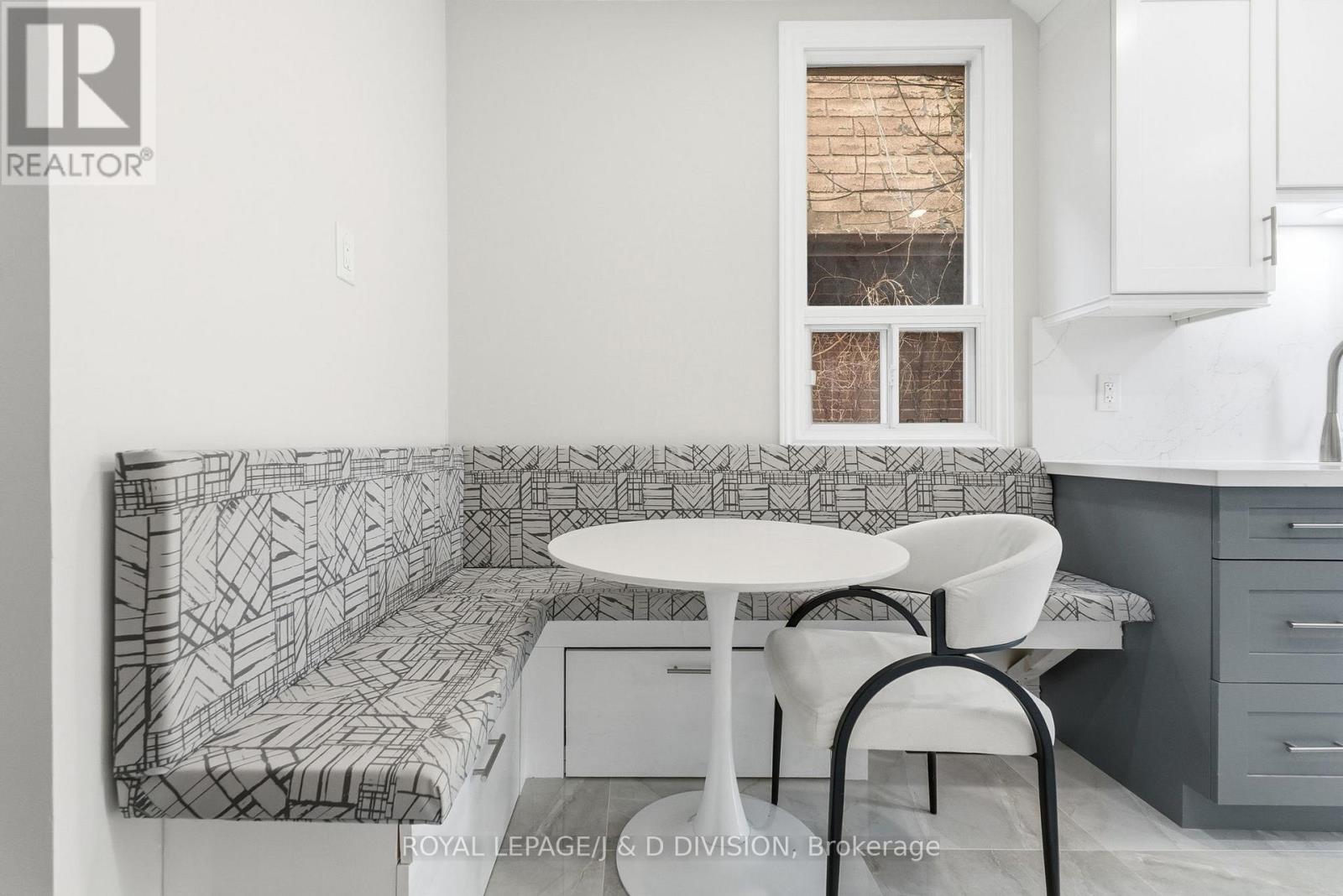 Upper - 118 Bogert Avenue, Toronto, Ontario  M2N 1K8 - Photo 5 - C13027040