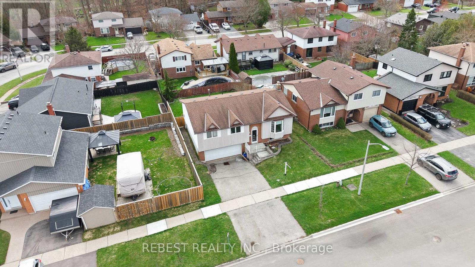 98 Cobblehill Road, Halton Hills, Ontario  L7J 1P3 - Photo 4 - W13003330