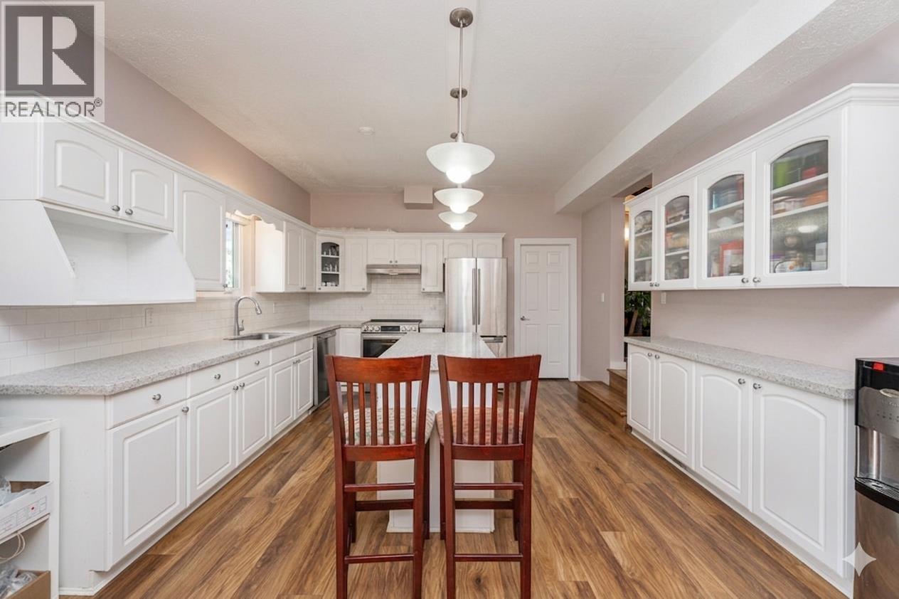 1136 Lansdowne Drive, Coquitlam, British Columbia  V3B 5R3 - Photo 7 - R3113637