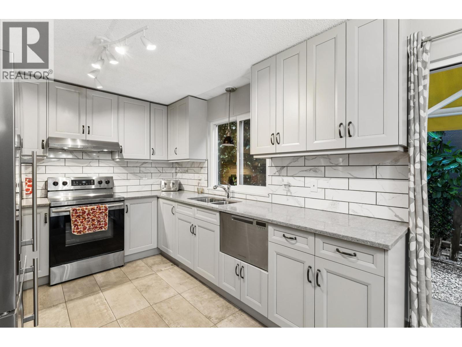 1564 Hope Road, North Vancouver, British Columbia  V7P 1W9 - Photo 32 - R3096612