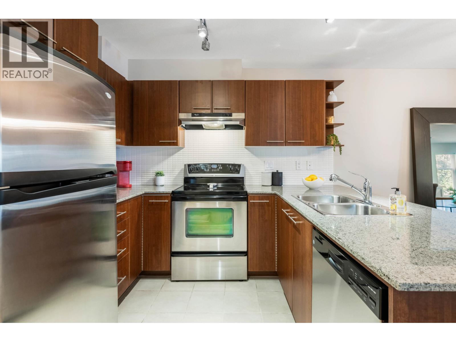 317 4799 Brentwood Drive, Burnaby, British Columbia  V5C 0C4 - Photo 9 - R3113950