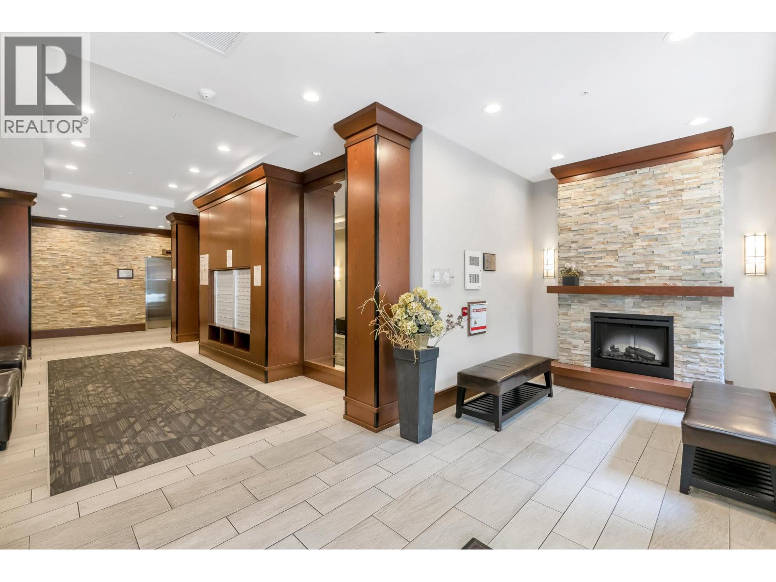 317 4799 Brentwood Drive, Burnaby, British Columbia  V5C 0C4 - Photo 2 - R3113950