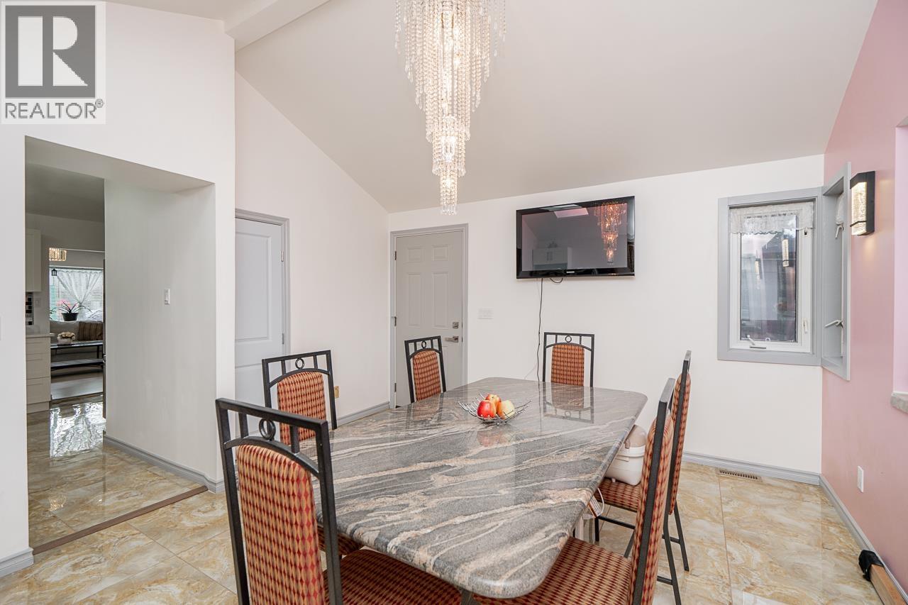 8255 18th Avenue, Burnaby, British Columbia  V3N 1K4 - Photo 24 - R3113447