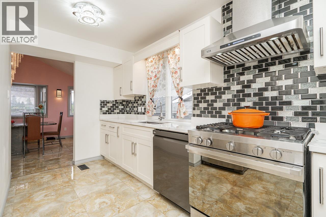 8255 18th Avenue, Burnaby, British Columbia  V3N 1K4 - Photo 15 - R3113447