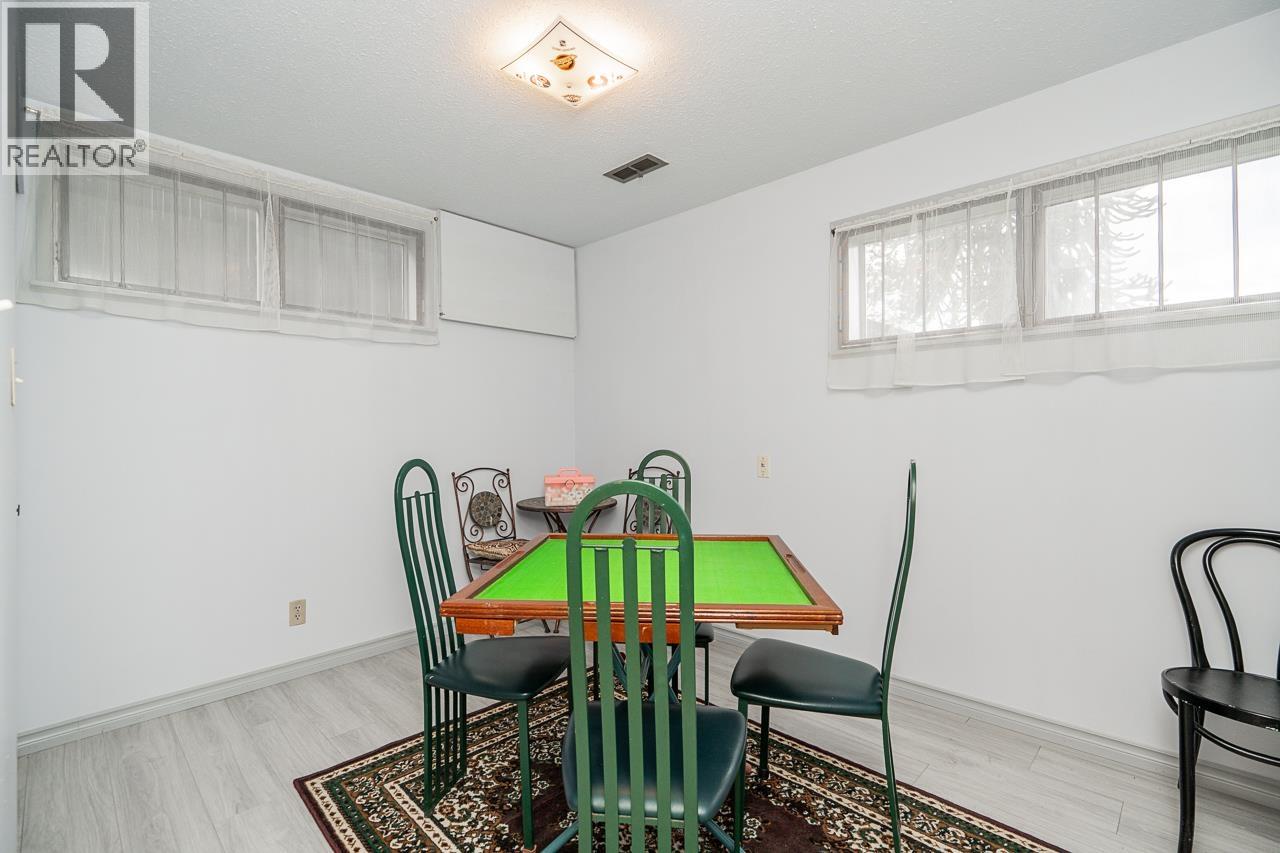 8255 18th Avenue, Burnaby, British Columbia  V3N 1K4 - Photo 37 - R3113447