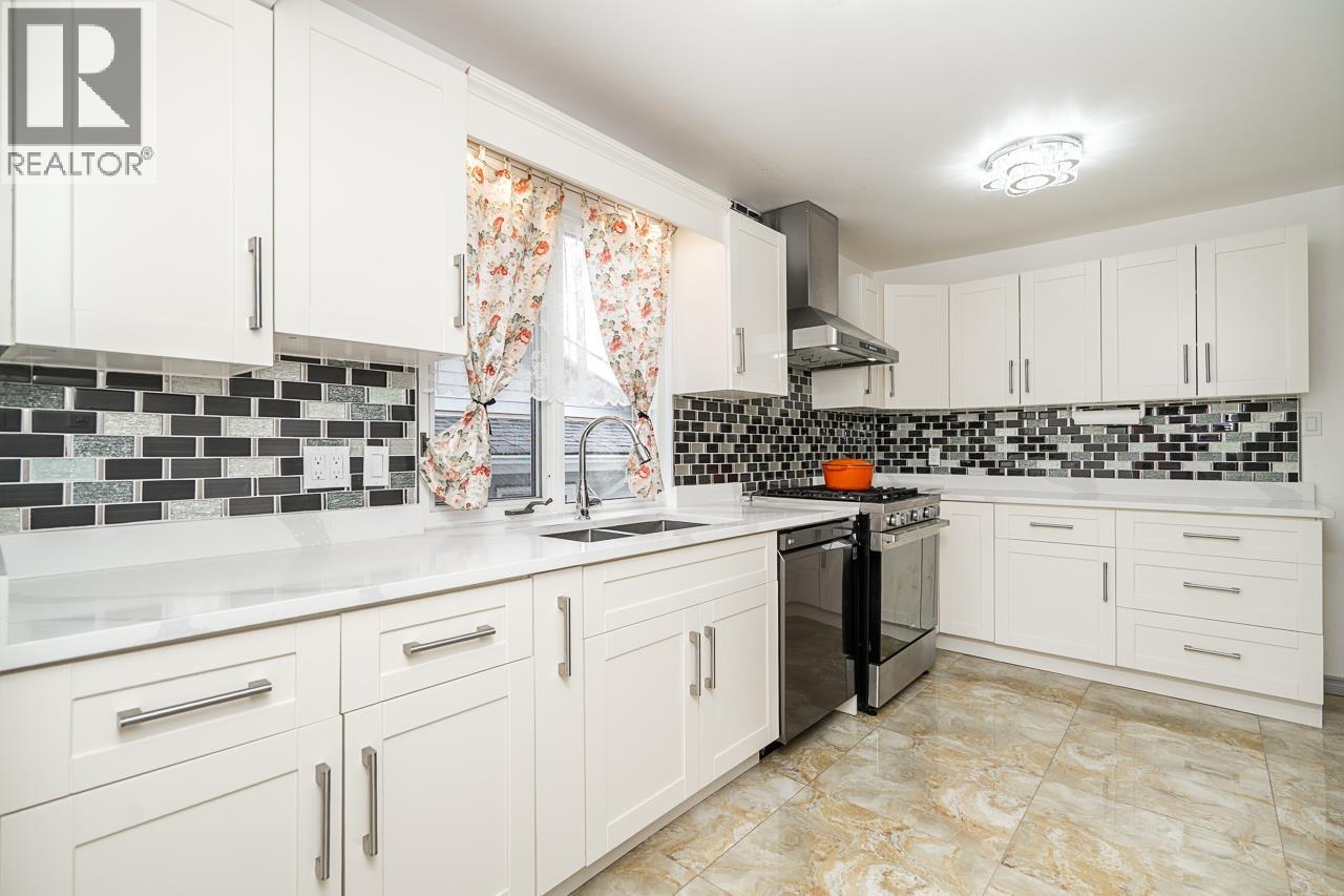 8255 18th Avenue, Burnaby, British Columbia  V3N 1K4 - Photo 11 - R3113447