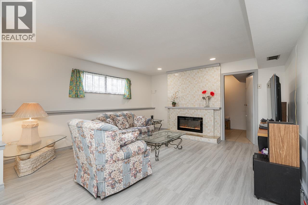 8255 18th Avenue, Burnaby, British Columbia  V3N 1K4 - Photo 28 - R3113447