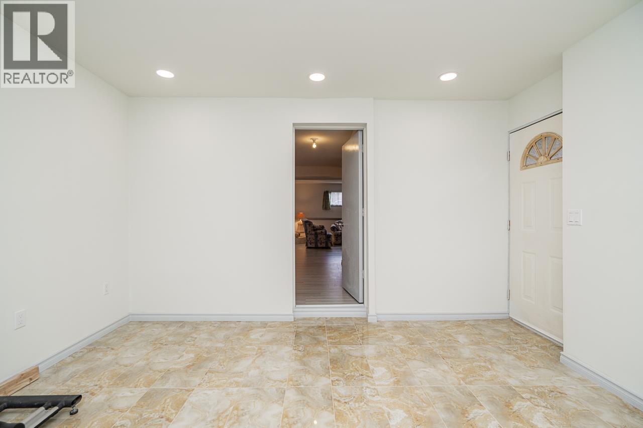 8255 18th Avenue, Burnaby, British Columbia  V3N 1K4 - Photo 31 - R3113447