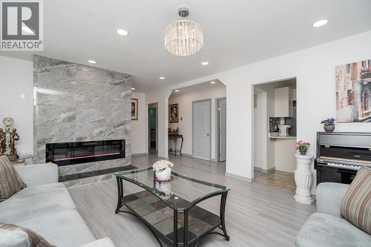 8255 18th Avenue, Burnaby, British Columbia  V3N 1K4 - Photo 7 - R3113447