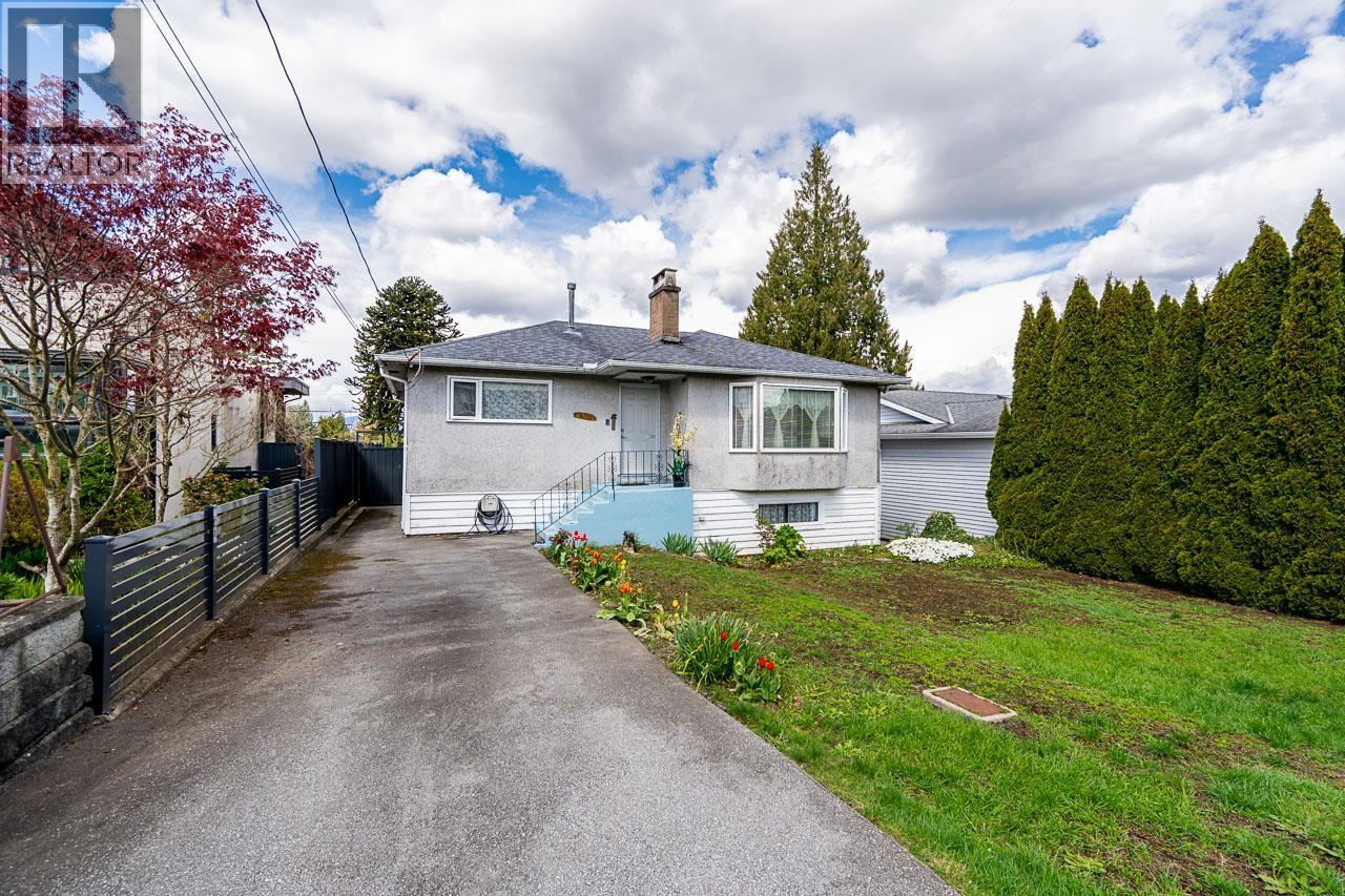 8255 18th Avenue, Burnaby, British Columbia  V3N 1K4 - Photo 6 - R3113447