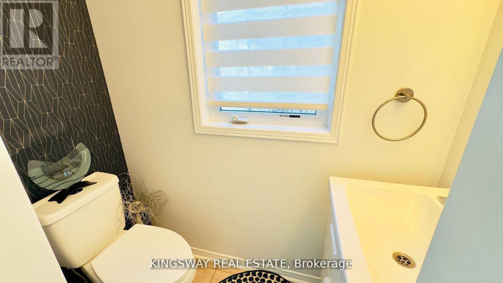 164 Gail Parks Crescent, Newmarket, Ontario  L3X 3C1 - Photo 4 - N13026930