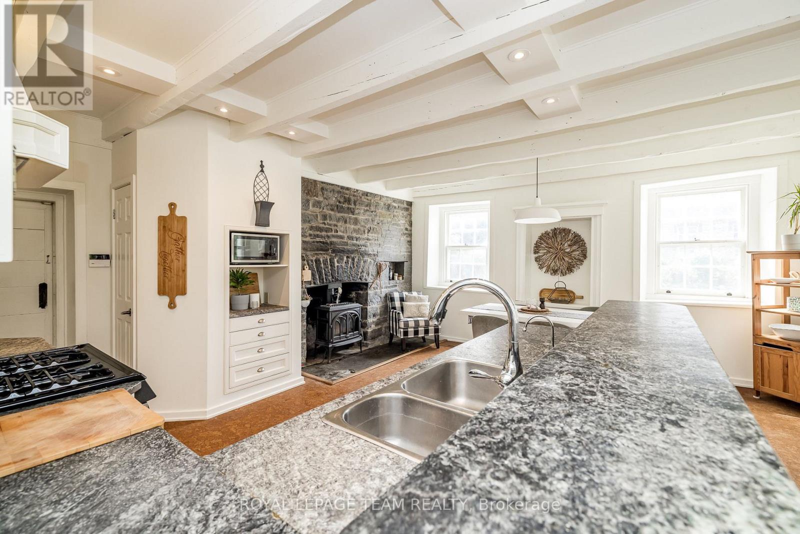 492 River Road, Mississippi Mills, Ontario  K0A 1A0 - Photo 13 - X12710650