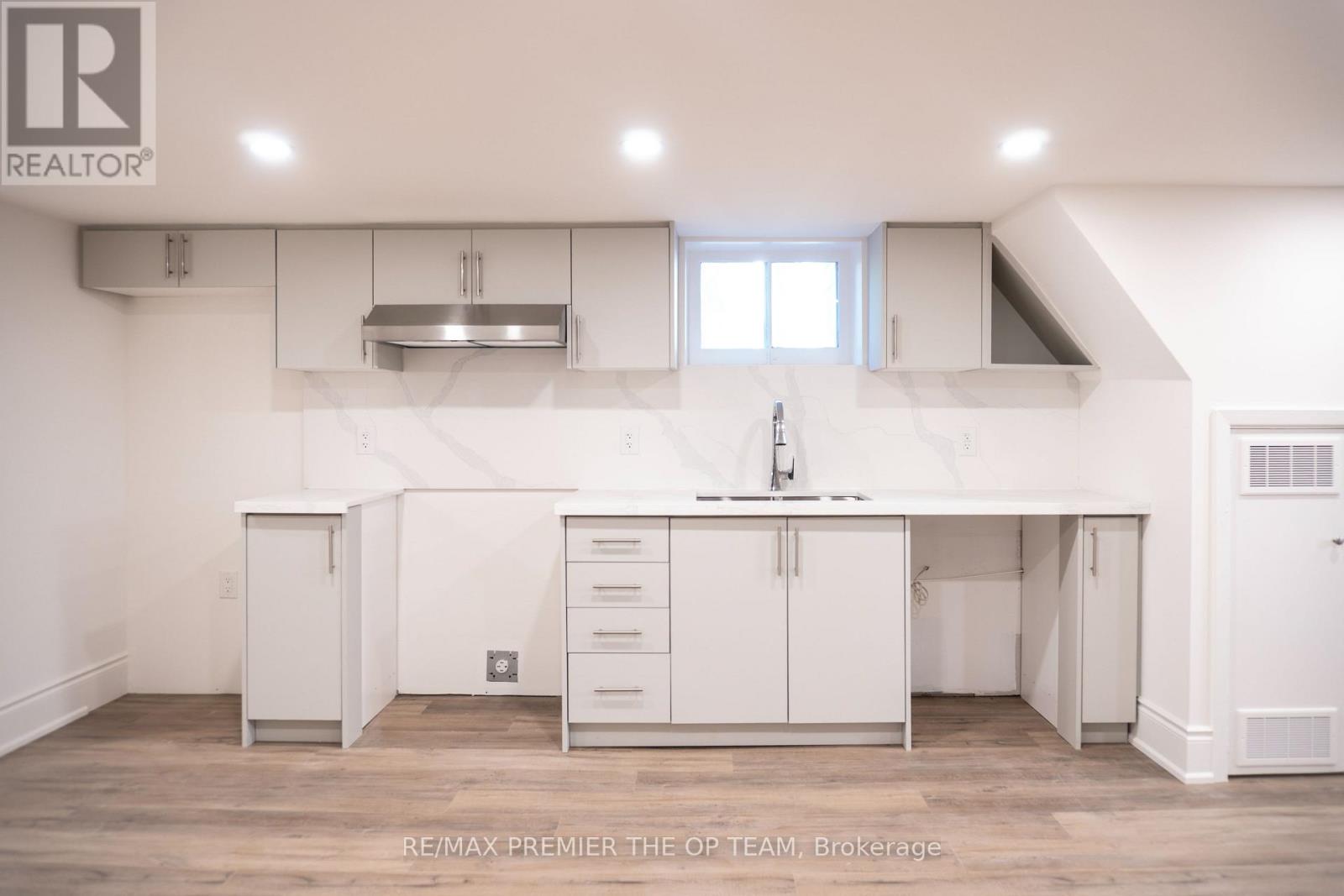 Lower - 148 Martin Grove Road, Toronto, Ontario  M9B 4K9 - Photo 4 - W13026820