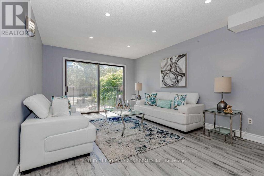 8 Norbrook Crescent, Toronto, Ontario  M9V 4P8 - Photo 15 - W13026898