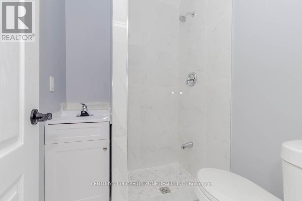 8 Norbrook Crescent, Toronto, Ontario  M9V 4P8 - Photo 3 - W13026898