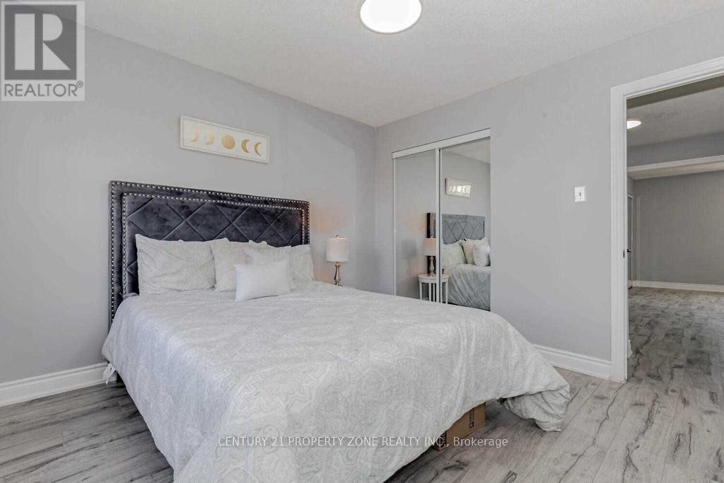 8 Norbrook Crescent, Toronto, Ontario  M9V 4P8 - Photo 9 - W13026898