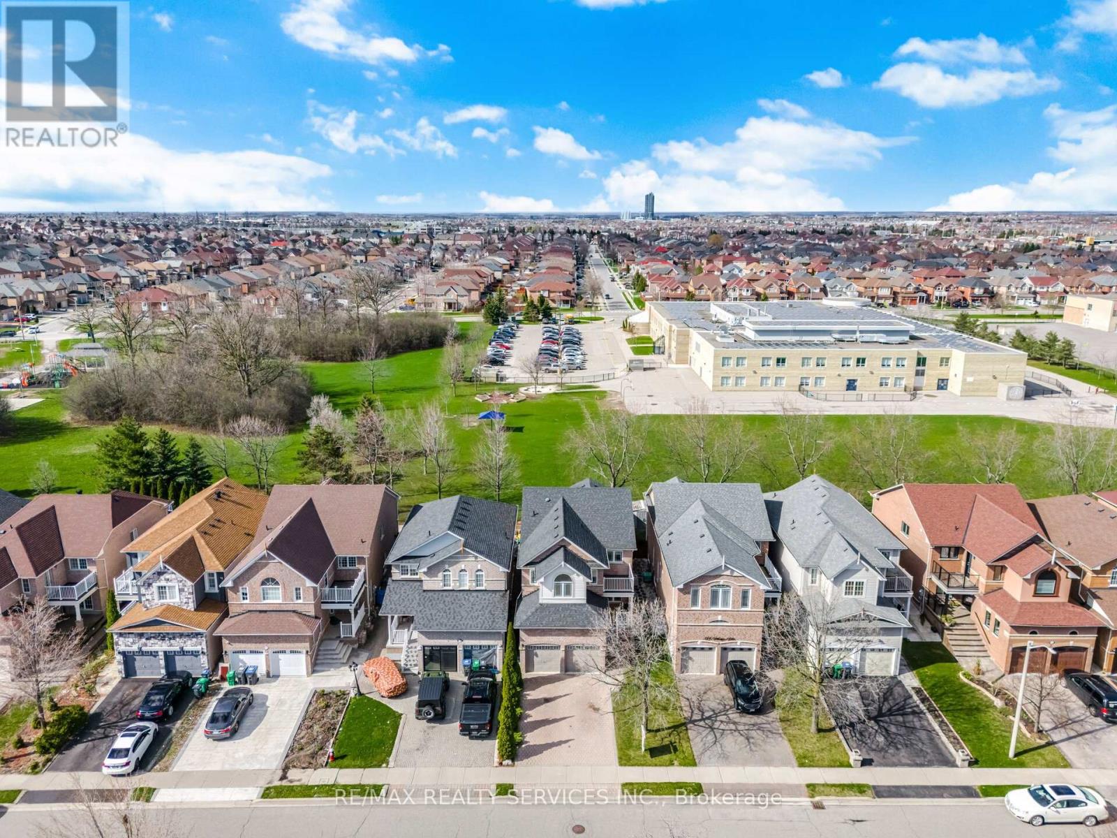 252 Vintage Gate, Brampton, Ontario  L6X 5B7 - Photo 2 - W13026918