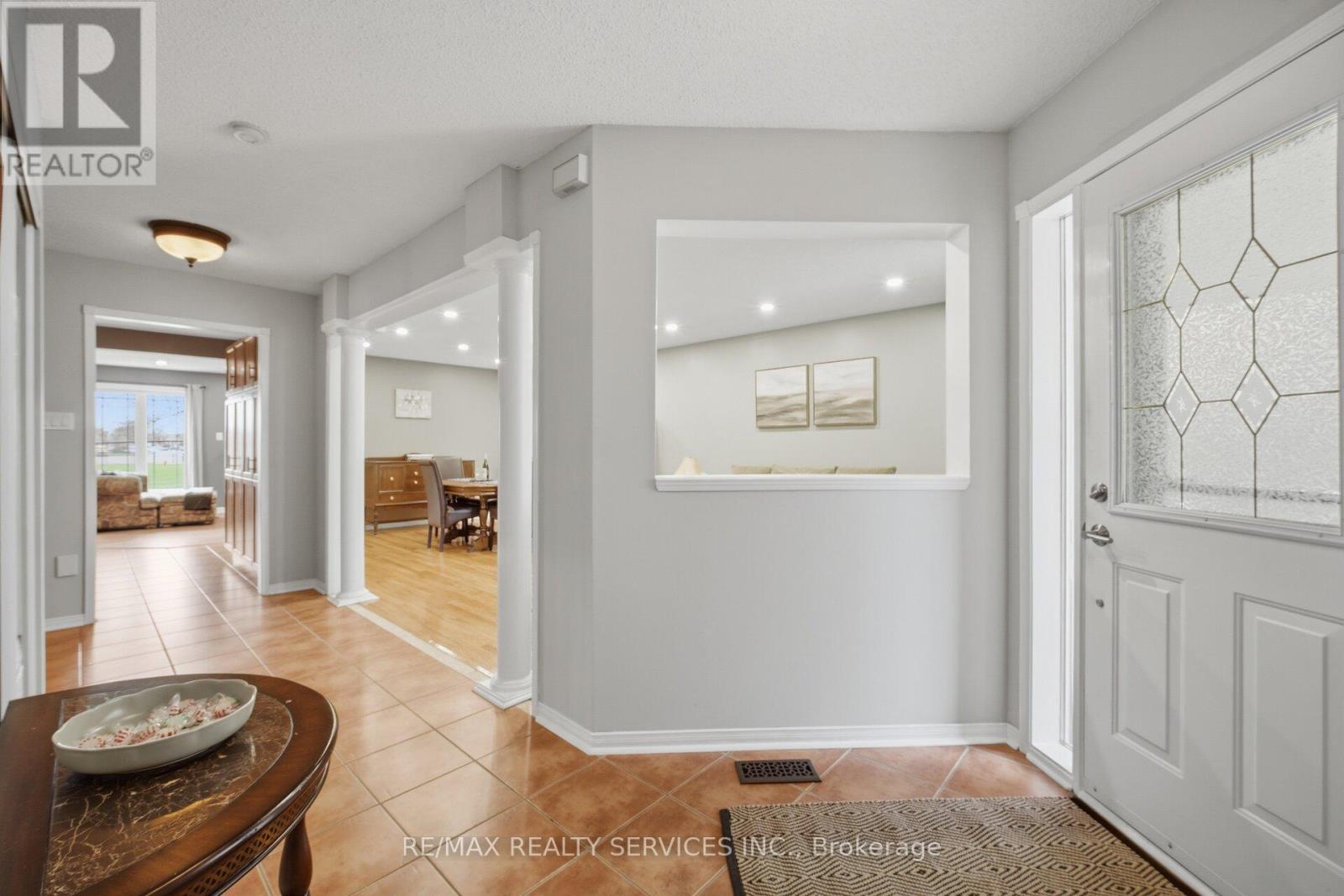 252 Vintage Gate, Brampton, Ontario  L6X 5B7 - Photo 4 - W13026918