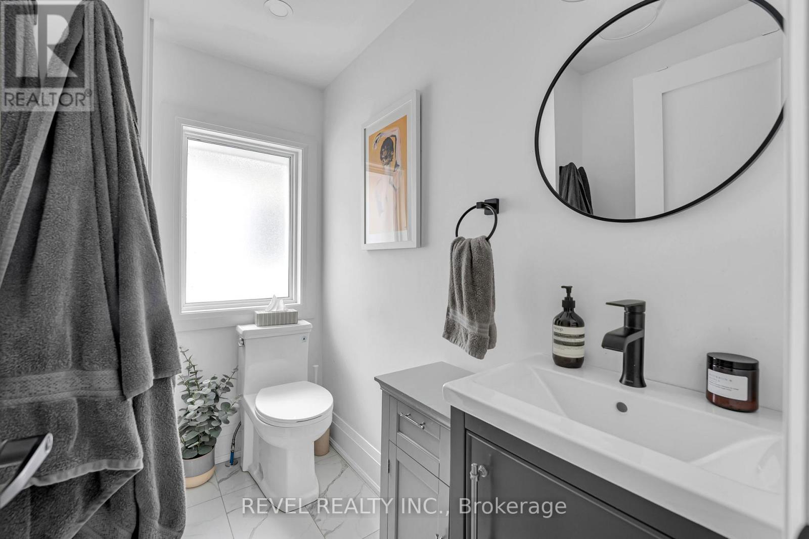 36 Humberside Avenue, Toronto, Ontario  M6P 1J7 - Photo 15 - W13026990