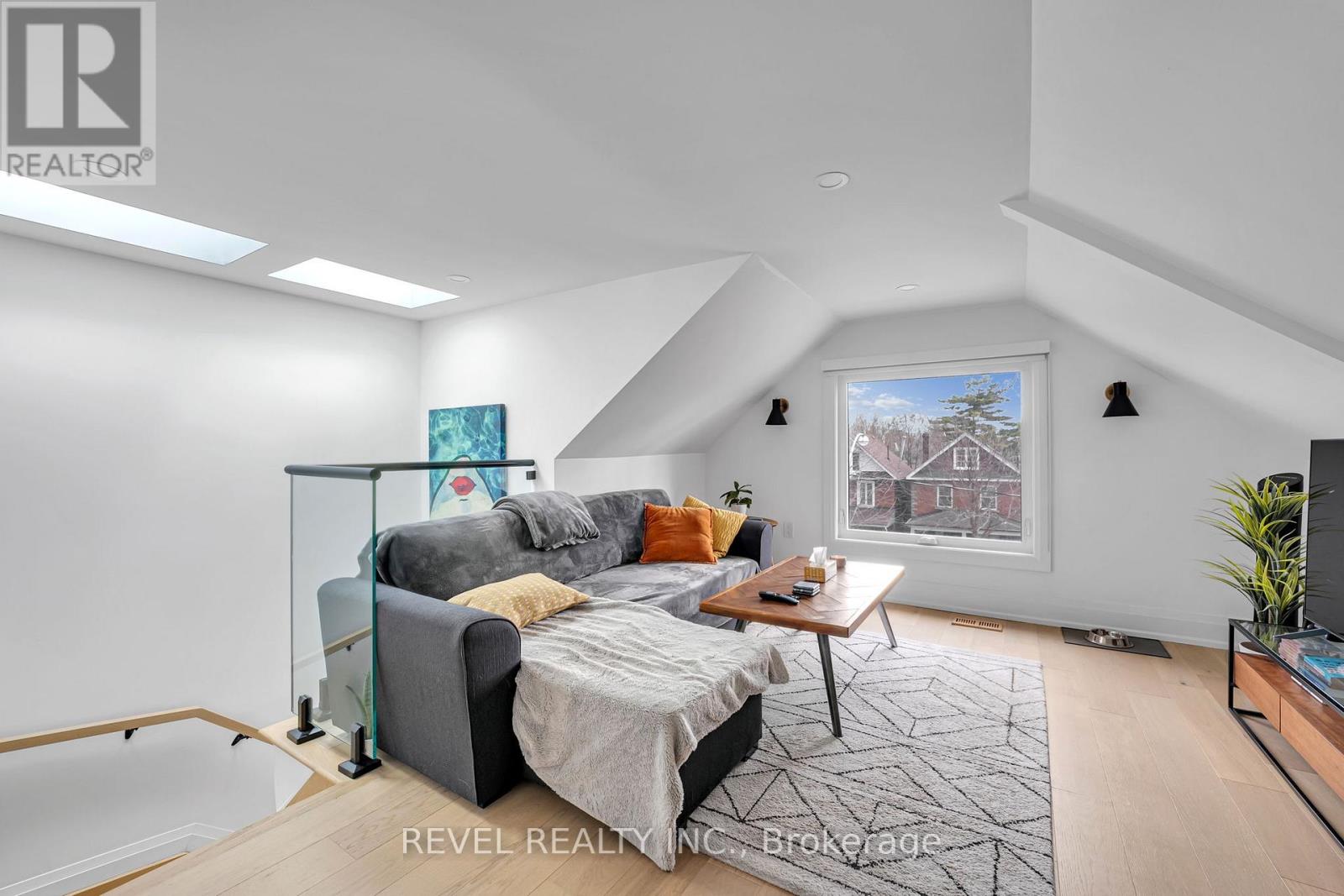 36 Humberside Avenue, Toronto, Ontario  M6P 1J7 - Photo 18 - W13026990