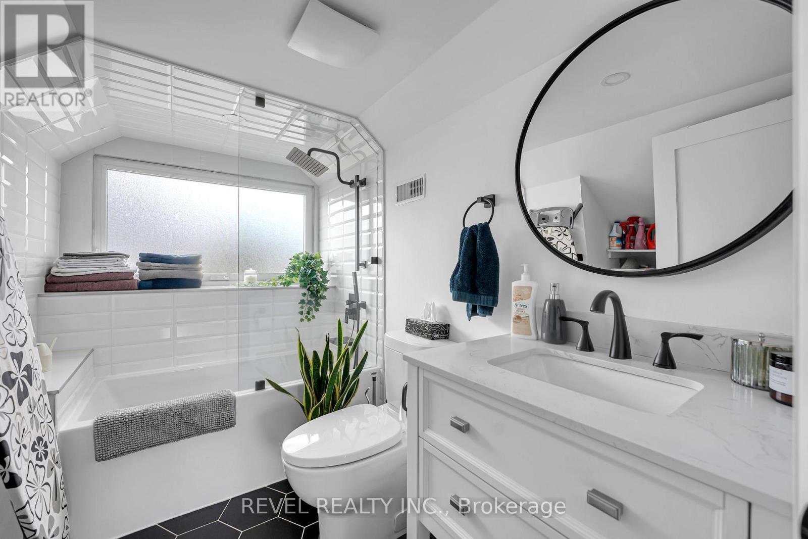 36 Humberside Avenue, Toronto, Ontario  M6P 1J7 - Photo 21 - W13026990