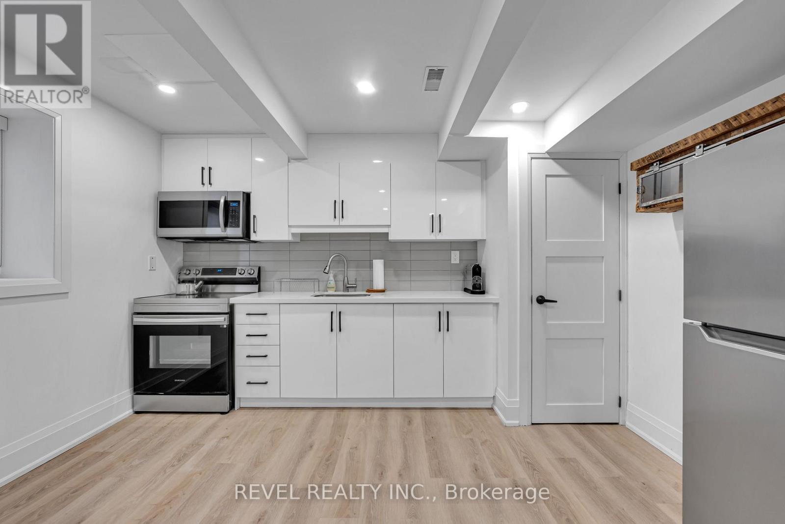 36 Humberside Avenue, Toronto, Ontario  M6P 1J7 - Photo 22 - W13026990