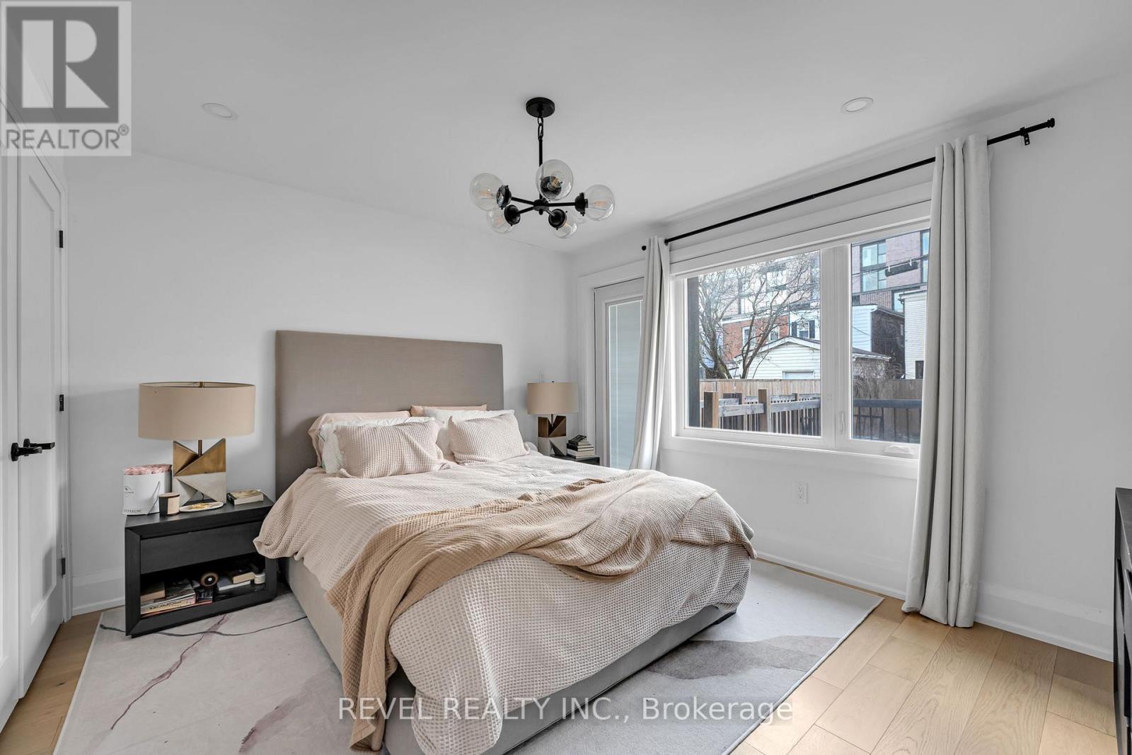 36 Humberside Avenue, Toronto, Ontario  M6P 1J7 - Photo 8 - W13026990