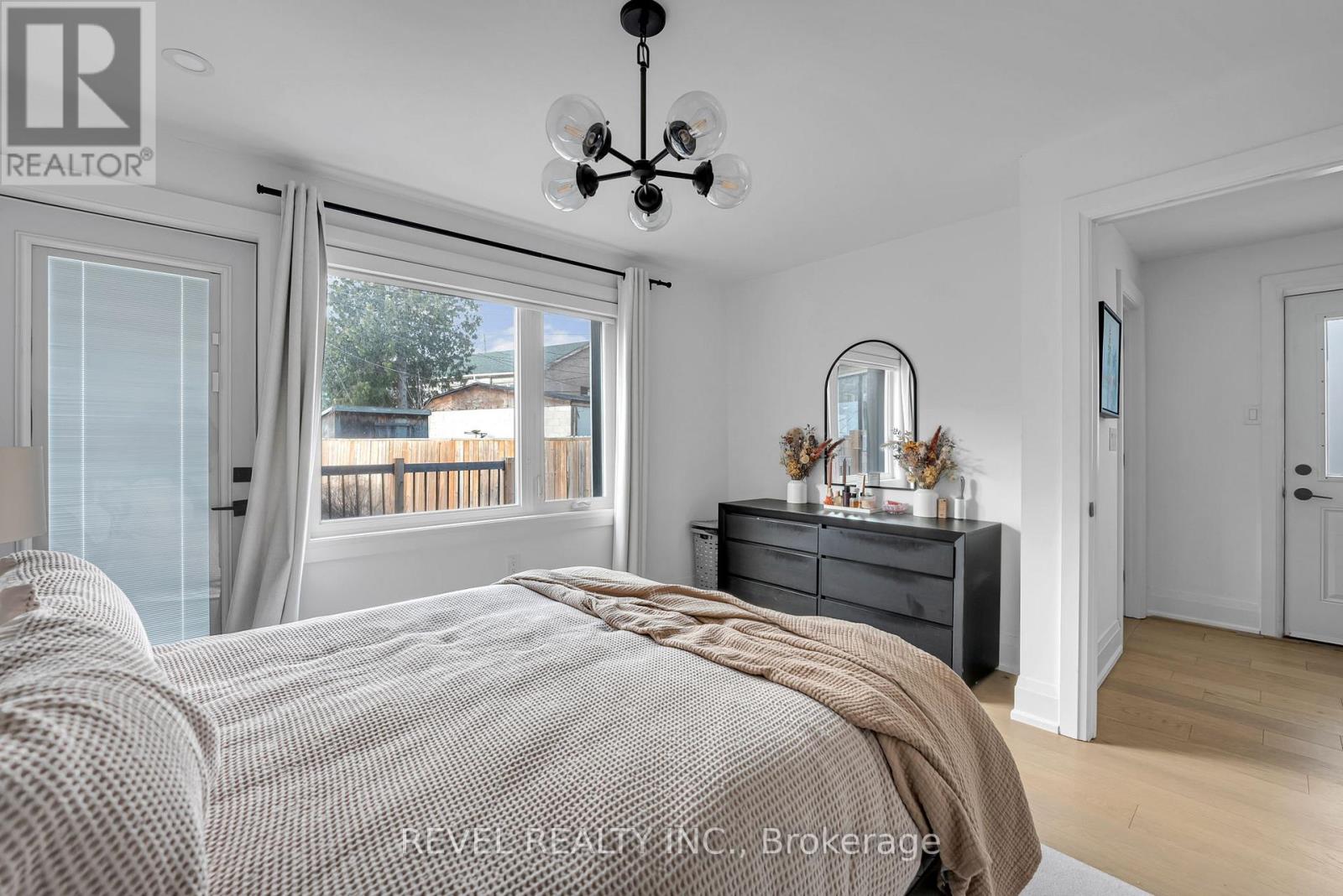 36 Humberside Avenue, Toronto, Ontario  M6P 1J7 - Photo 9 - W13026990