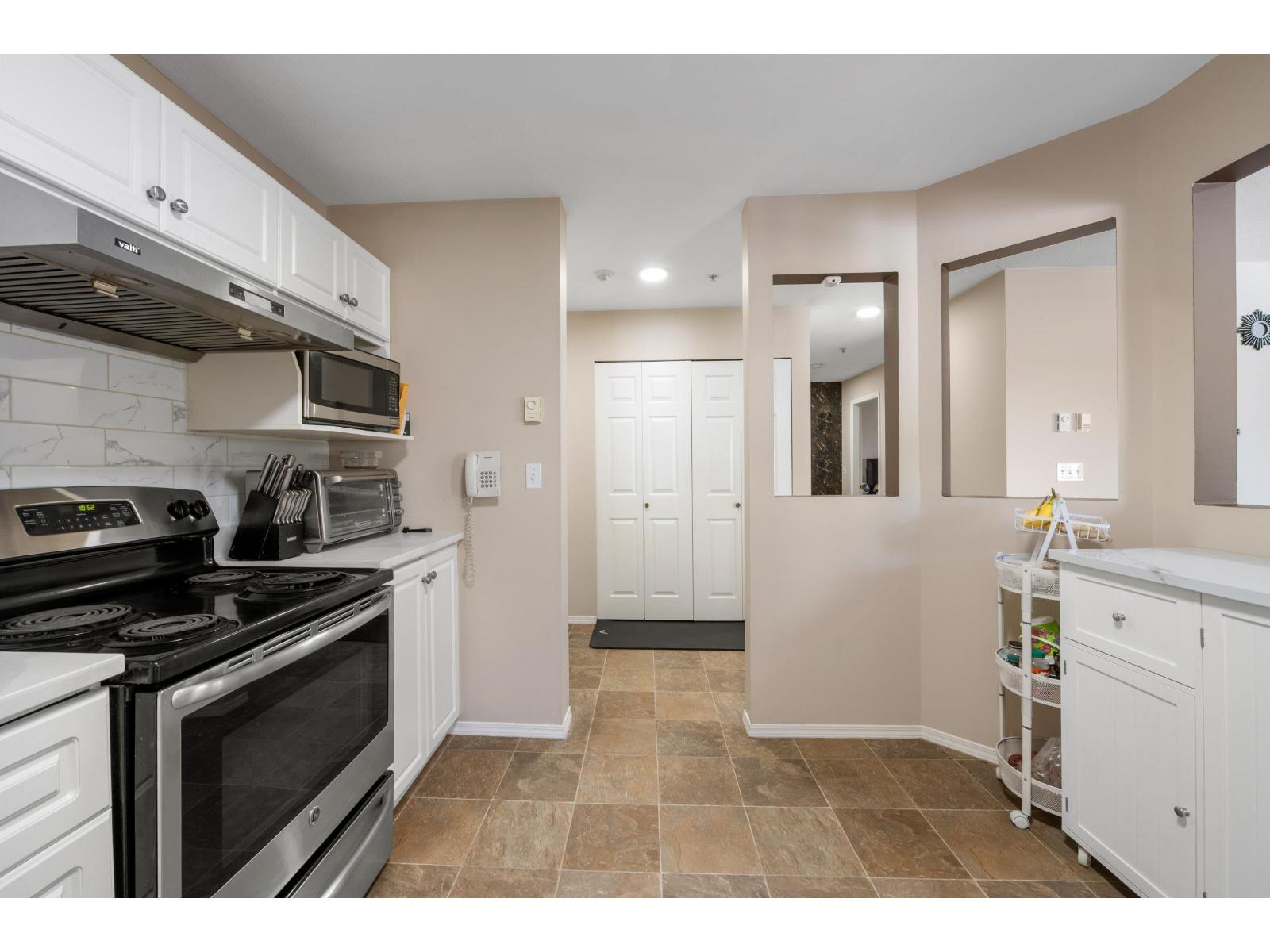 211 31831 Peardonville Road, Abbotsford, British Columbia  V2T 1L5 - Photo 13 - R3113882