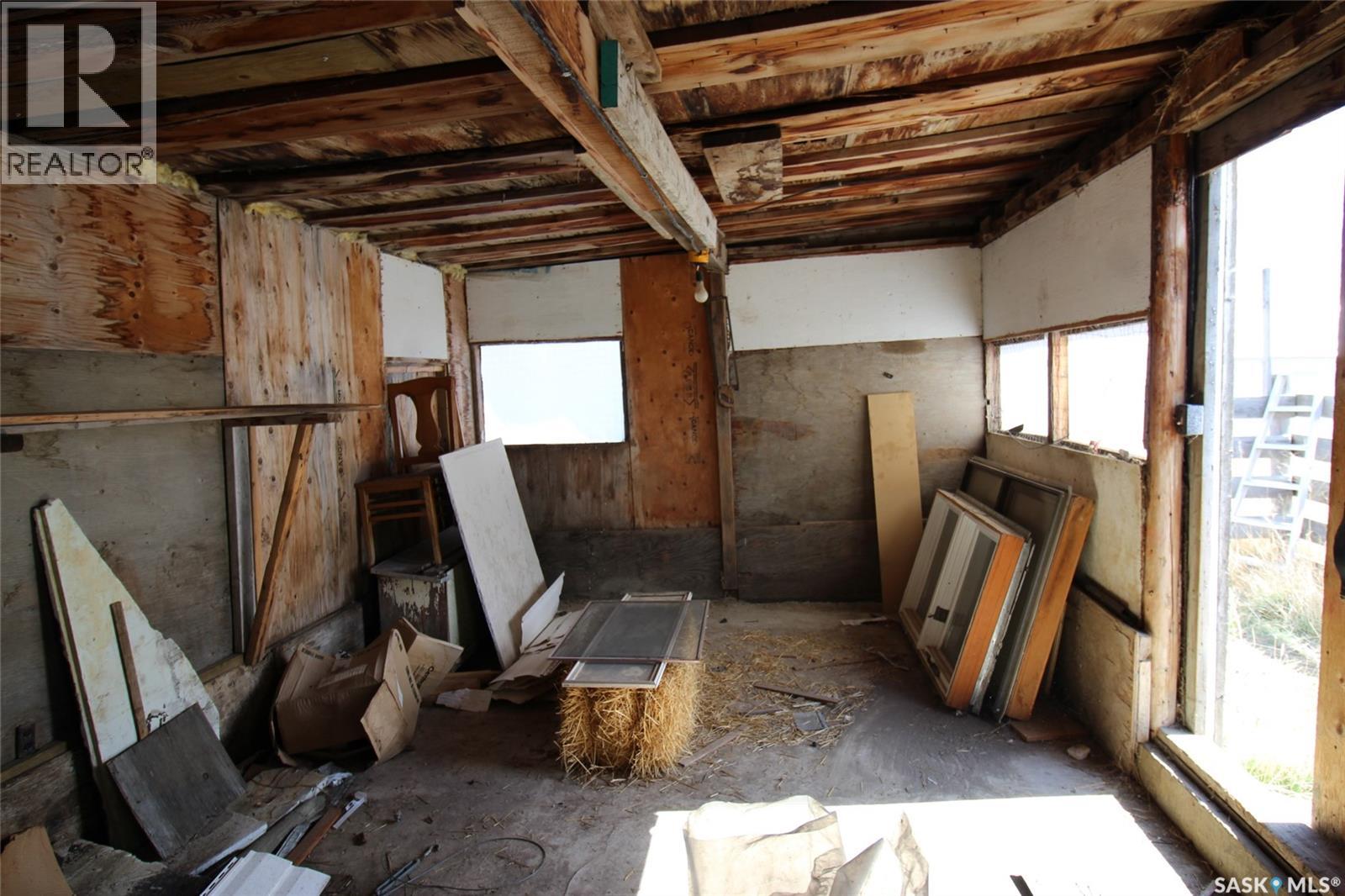 0 Railway Street E, Eastend, Saskatchewan  S0N 0T0 - Photo 23 - SK033572