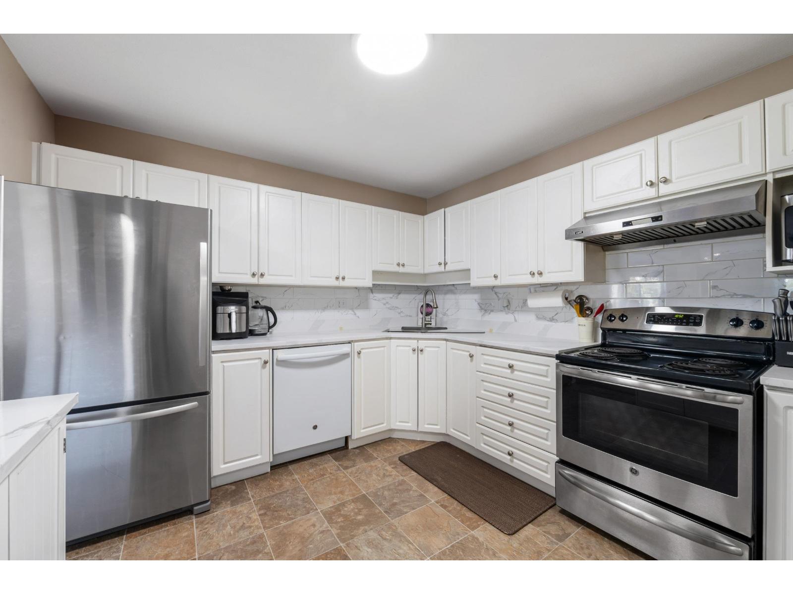 211 31831 Peardonville Road, Abbotsford, British Columbia  V2T 1L5 - Photo 14 - R3113882