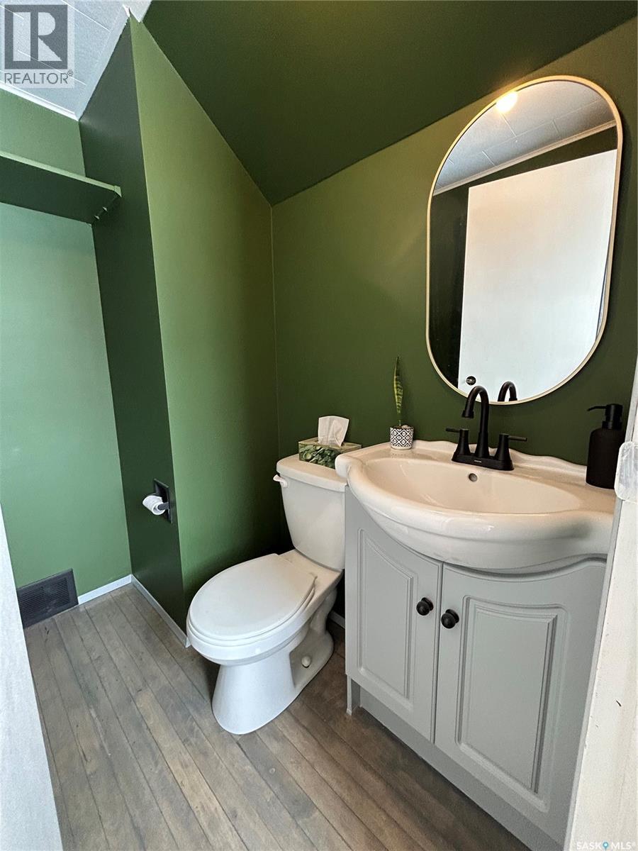 821 2nd Avenue E, Zenon Park, Saskatchewan  S0E 1W0 - Photo 16 - SK033568