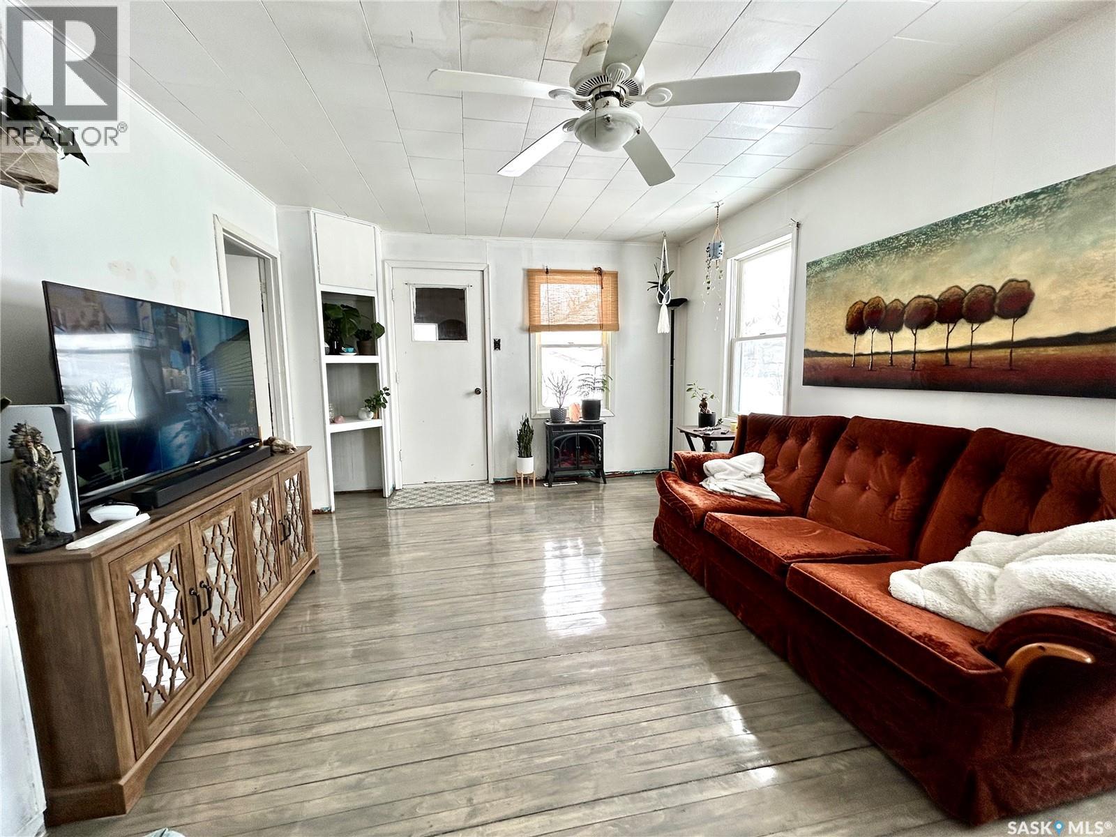 821 2nd Avenue E, Zenon Park, Saskatchewan  S0E 1W0 - Photo 6 - SK033568