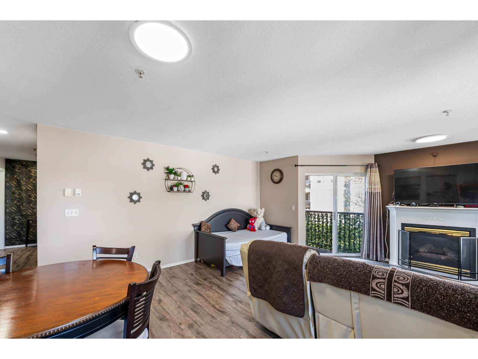 211 31831 Peardonville Road, Abbotsford, British Columbia  V2T 1L5 - Photo 6 - R3113882