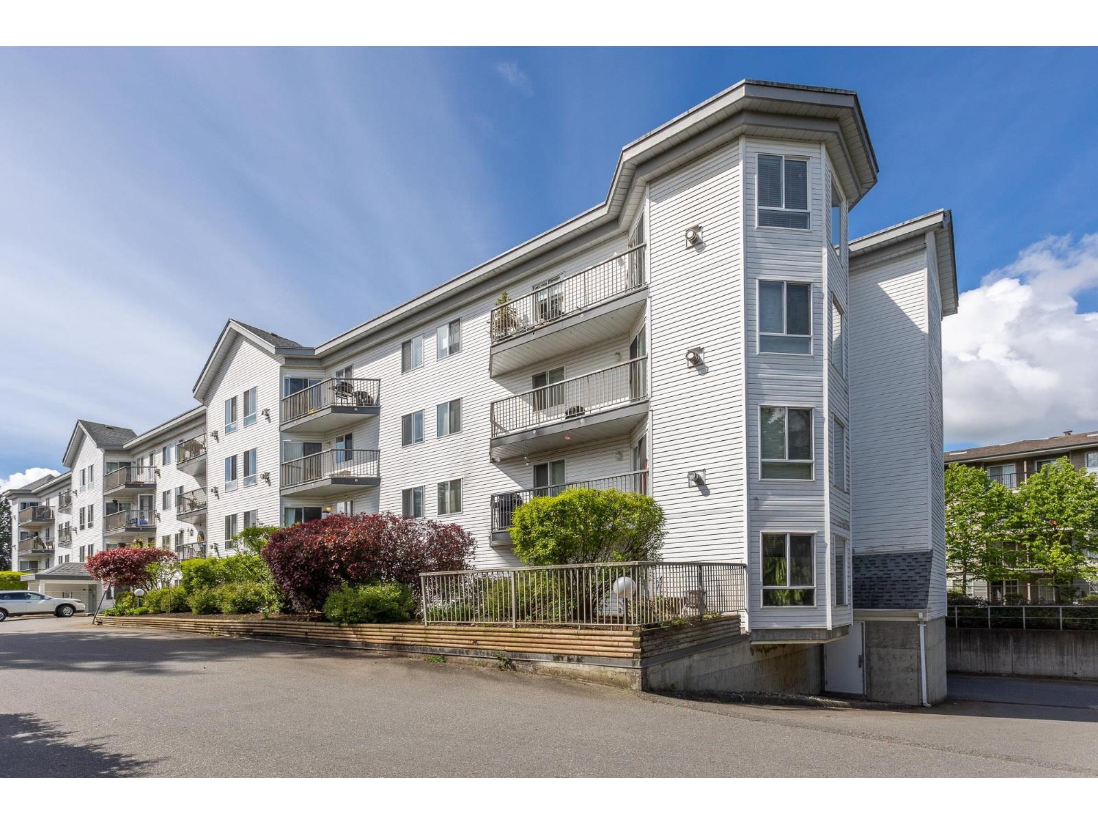 211 31831 Peardonville Road, Abbotsford, British Columbia  V2T 1L5 - Photo 2 - R3113882