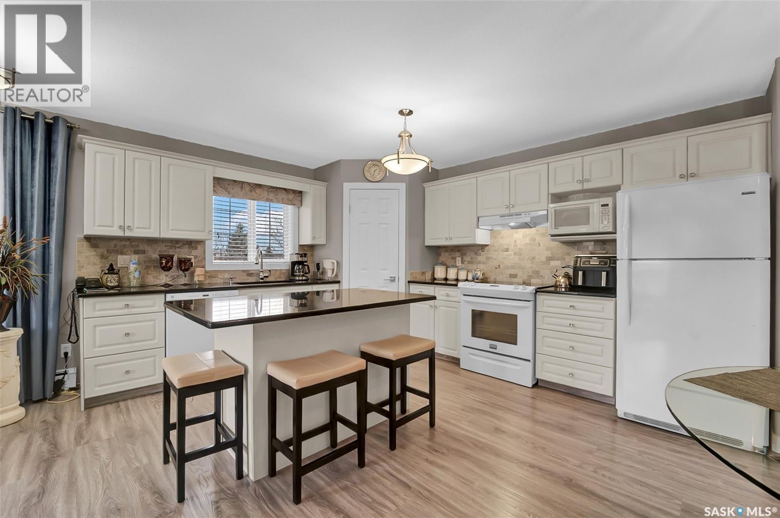 117 934 Heritage View, Saskatoon, Saskatchewan  S7V 1E9 - Photo 4 - SK033425