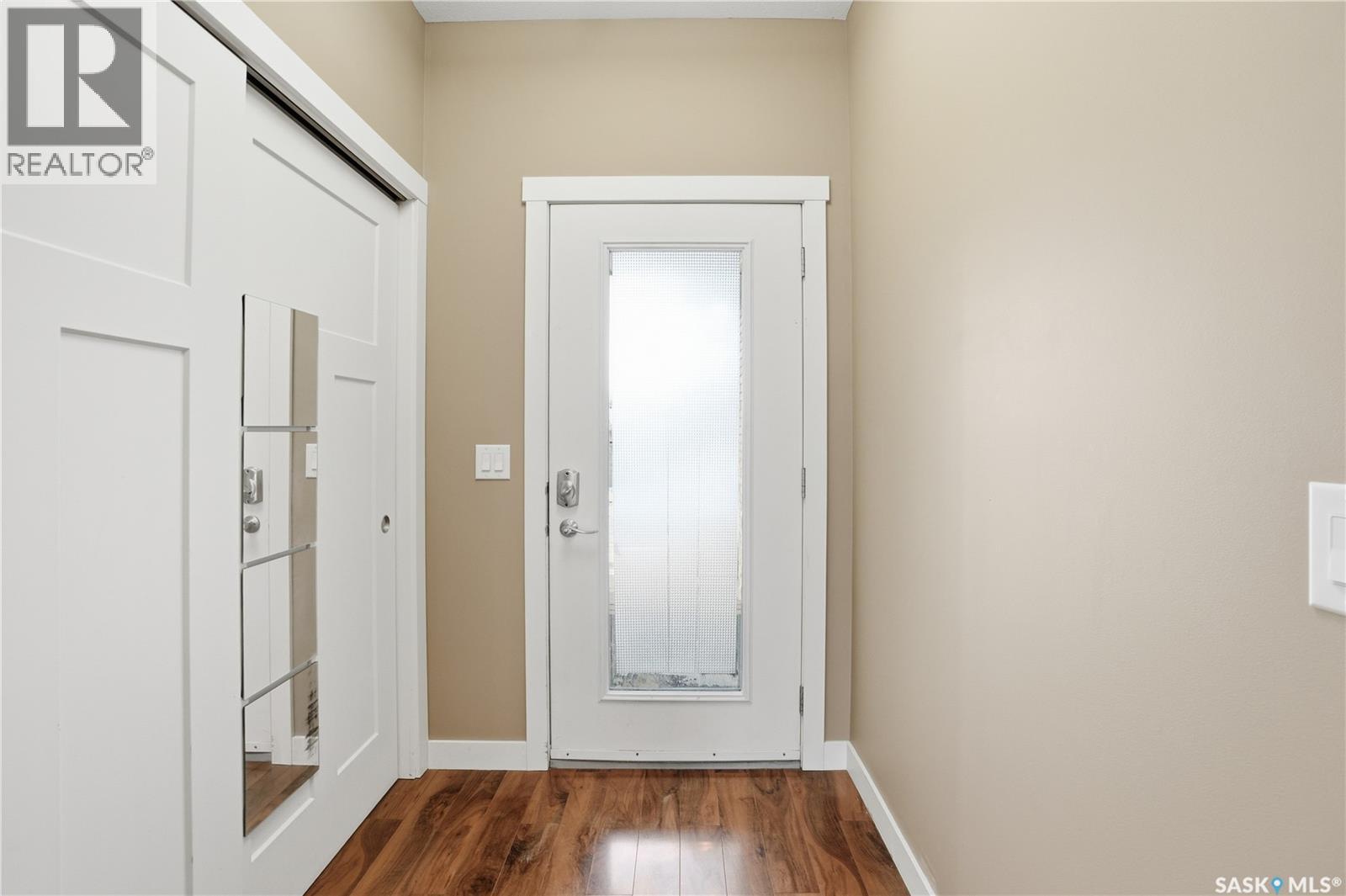 111 115 Shepherd Crescent, Saskatoon, Saskatchewan  S7W 0P8 - Photo 2 - SK033381