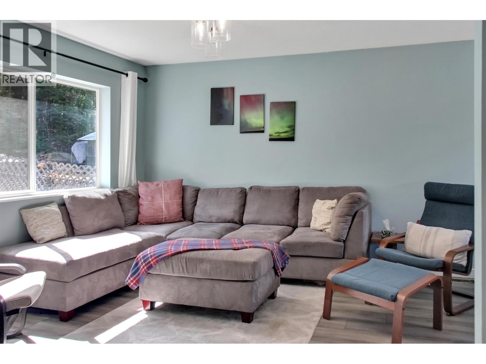 6332 Mulligan Drive, 100 Mile House, British Columbia  V0K 2E3 - Photo 8 - R3113861